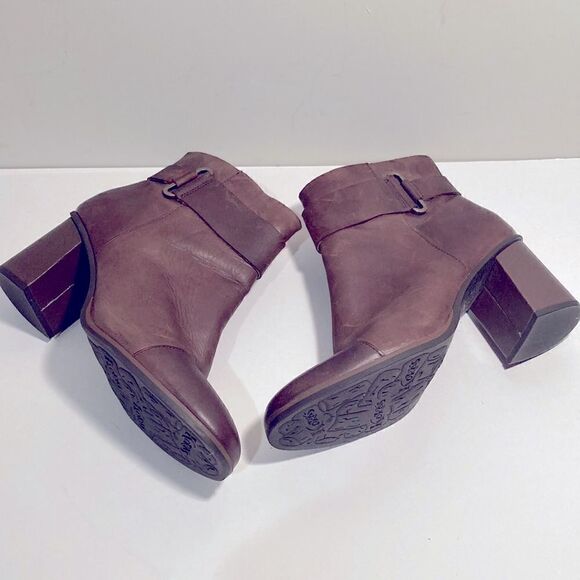 Korks brown two tone leather 3” heel boots - Picture 2 of 7